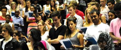 HS students Hippocratic Oath Ceremony credit SallyBrahm