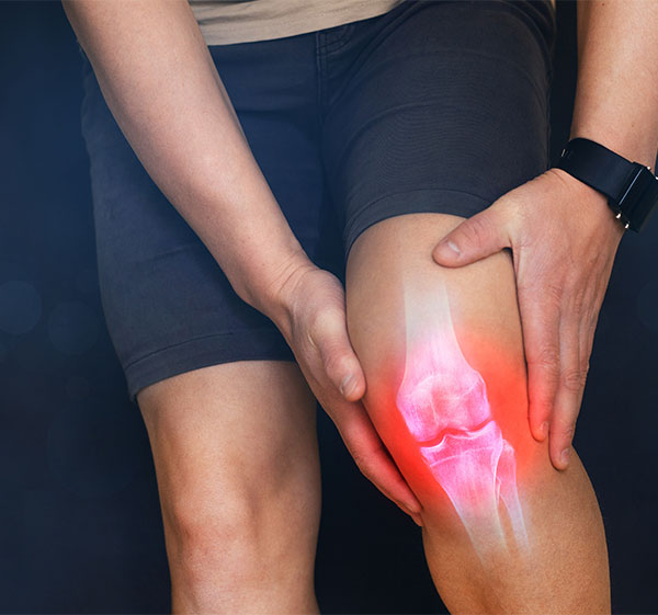 AdobeStock image of painful knee