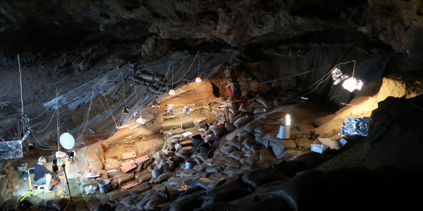 Border Cave © Lucinda Blackwell | Curiosity 15: #Energy © https://www.wits.ac.za/curiosity/