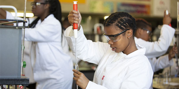 Women in science. Women in a lab. ©Shivan Parusnath 