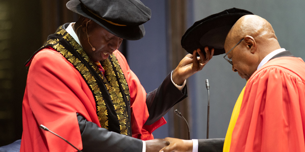 Peter Vundla received his honorary doctorate Peter Vundla received his honorary doctorate