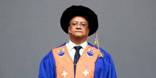 Prof. Lionel Green Thompson, formerly Assistant Dean Teaching and Learning at Wits, delivered the keynote address at the FHS graduation in December 2018 Prof. Lionel Green Thompson, formerly Assistant Dean Teaching and Learning at Wits, delivered the keynote address at the FHS graduation in December 2018