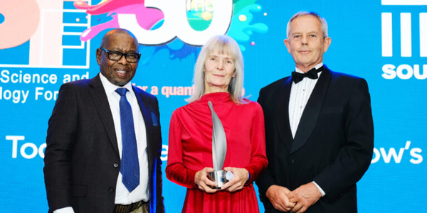Prof.-Anne-Fitchett-wins-Engineering-Research-Capacity-Development-NSTFSouth32-award_600x300