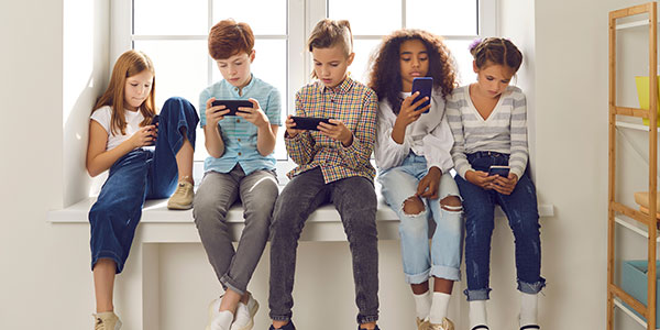 Grooming minors through gambling-like gaming practice
