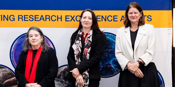 Profs.-Ruksana-Osman,-awardee-Marietjie-Venter,-Lynn-Morris_600x300.png (90.7 KB)